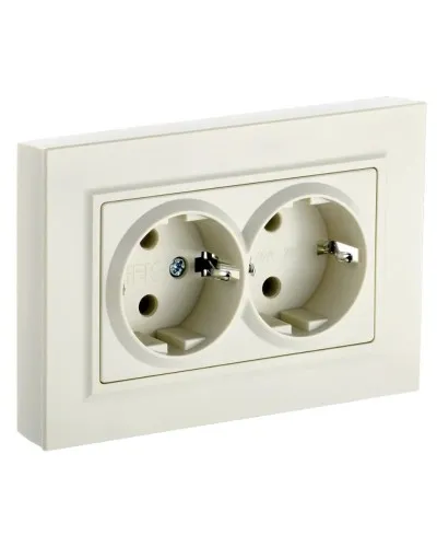 Розетка 2-местная с з/к РСш12-3-БрКр бежевый BRITE (BR-R24-16-K10-F). Розетка с заземлением с защитными шторками в сборе. IEK в Саранске